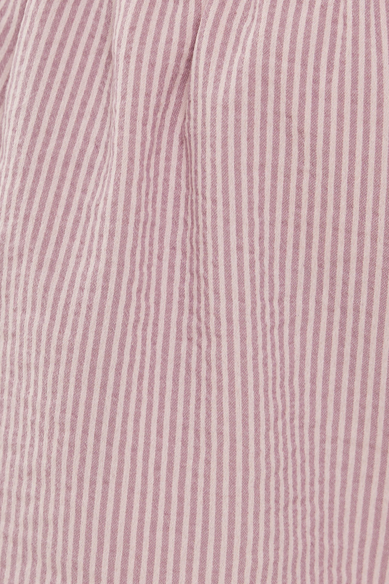 Relaxed Shorts in Stripe Pink - Image 8