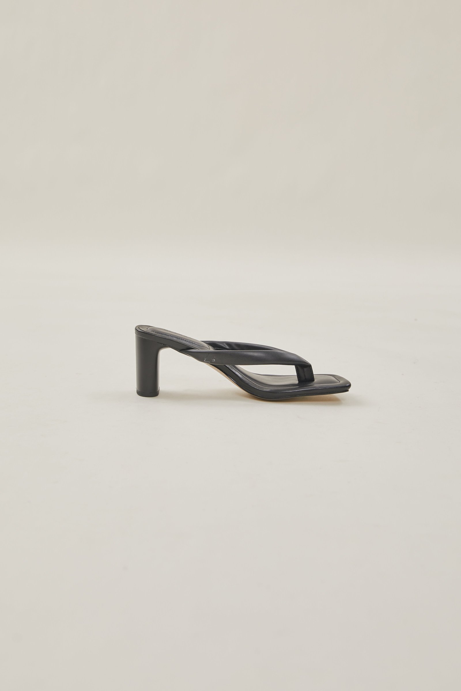 Mara Sandals in Black