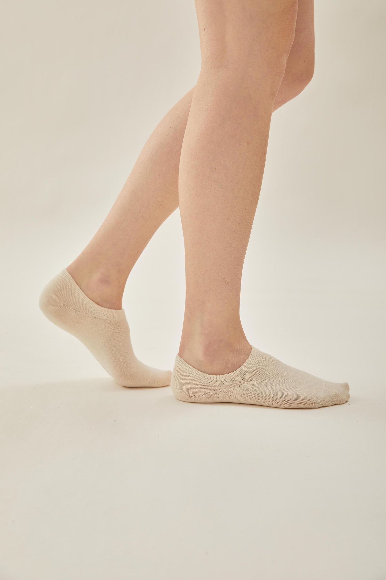 Low Ankle Socks (N°.02) in Neutral - Image 4